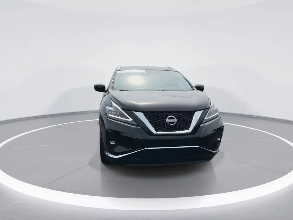 Used 2023 Black Nissan SL image 3