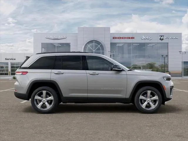 New 2026 Silver Zynith Exterior Paint Jeep Limited image 73