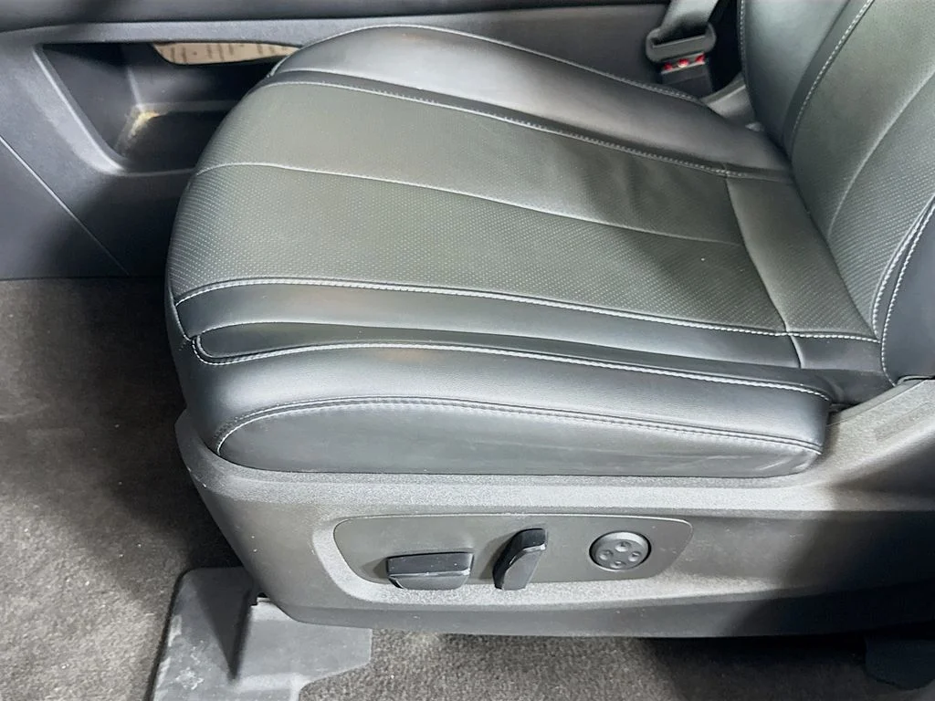 Certified Used 2023 Gray INFINITI PURE image 24