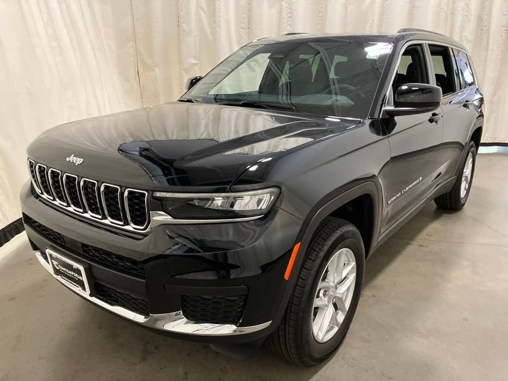 New 2026 Diamond Black Crystal Pearl-Coat Exterior Paint Jeep Laredo X image 22