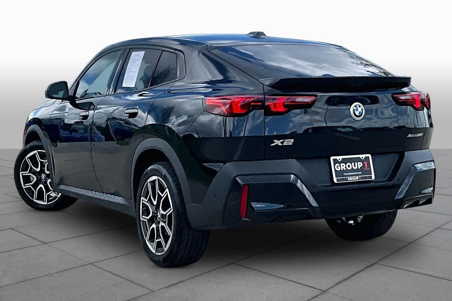 Used 2025 Black Sapphire Metallic BMW xDrive28i image 11