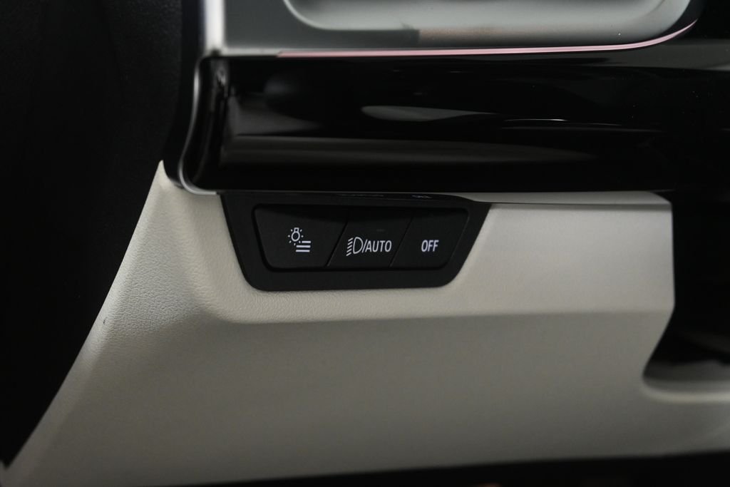 New 2026 Jet Black BMW xDrive28i image 26