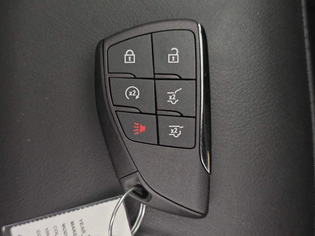2025 Chevrolet Suburban Z71 - Photo 37