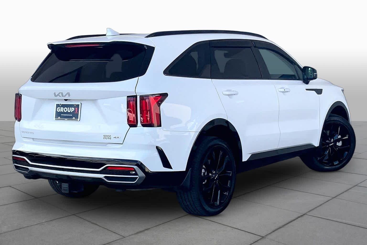 Used 2023 Glacial White Pearl Kia SX image 13