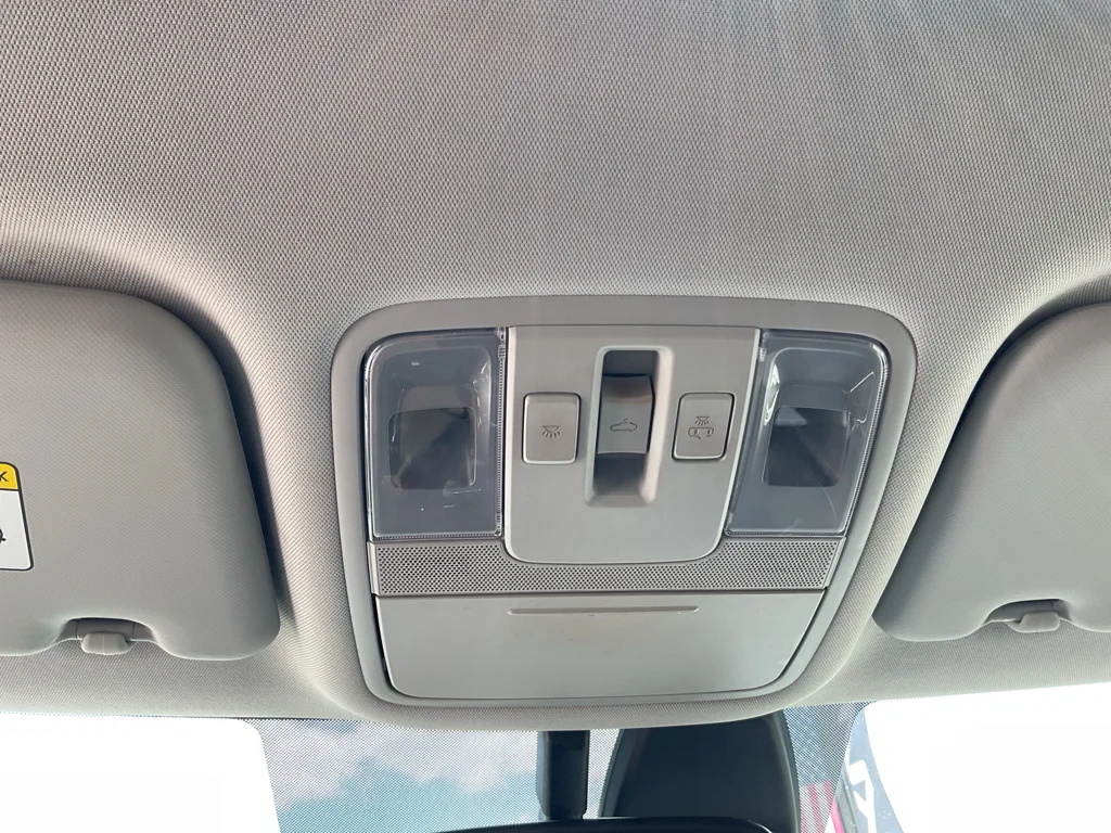 Used 2022 Gravity Gray Kia GT-Line image 33