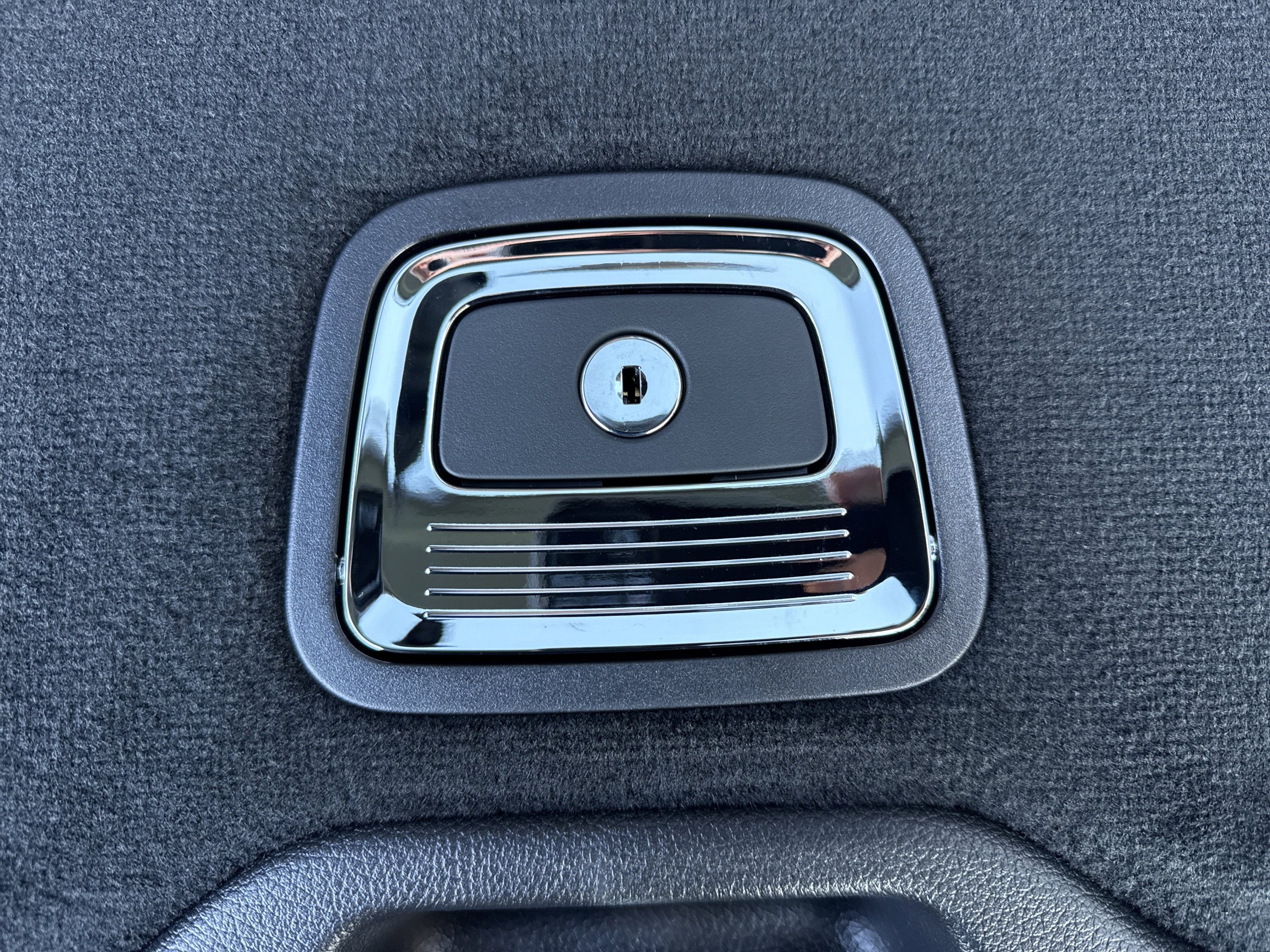 Certified Used 2026 Black Mercedes-Benz GLC 300 image 19