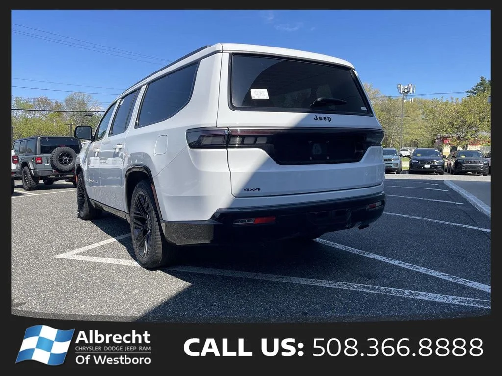 New 2026 Bright White Clear-Coat Exterior Paint Jeep Limited Reserve image 3
