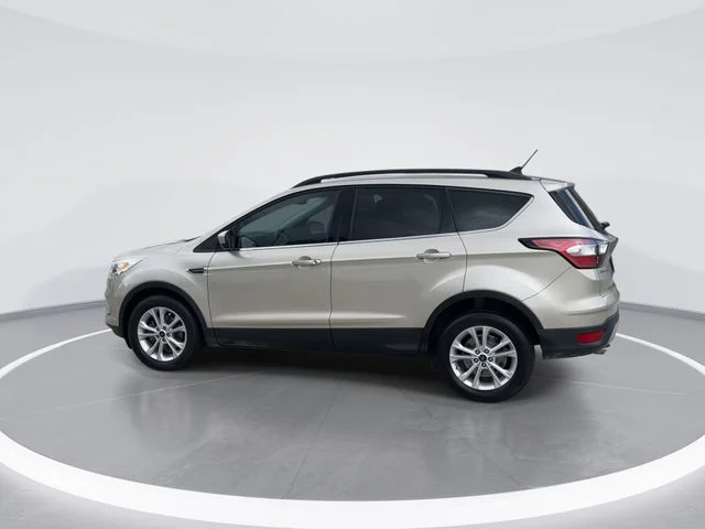 Used 2018 Gold Ford SEL image 4