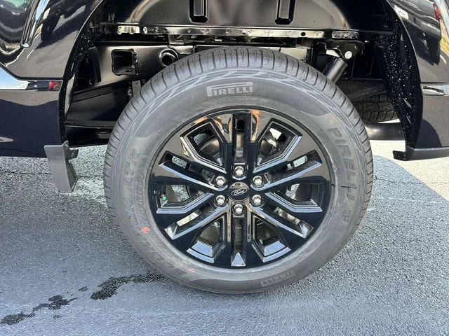 New 2026 Agate Black Metallic Ford XLT image 5