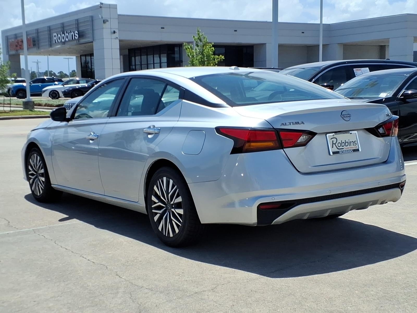 2024 Nissan Altima 2.5 SV Silver at Robbins Nissan