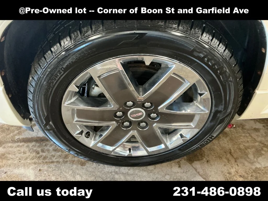 Used 2011  GMC Denali image 10