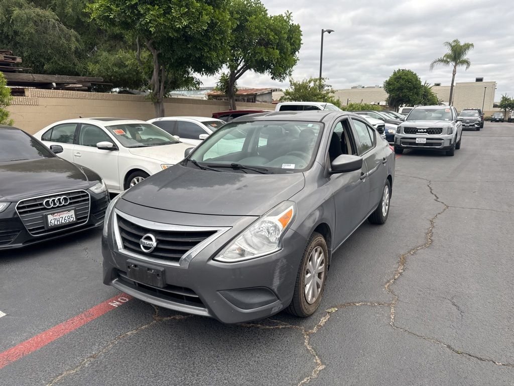 2016 Nissan Versa 1.6 S MT's photo
