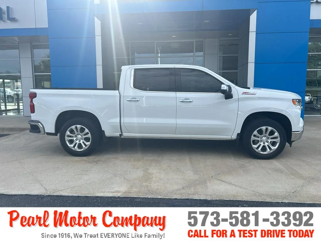 Used 2024 Summit White Chevrolet LTZ image 3