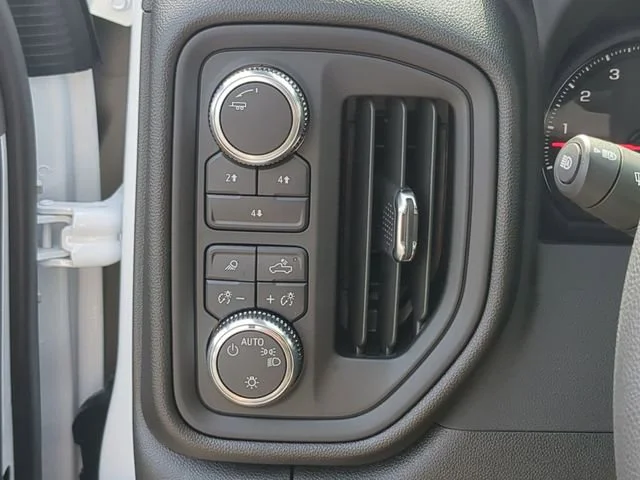 New 2025 Summit White GMC Pro image 20