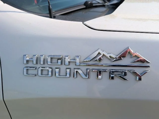 Used 2022 Beige Chevrolet High Country image 9