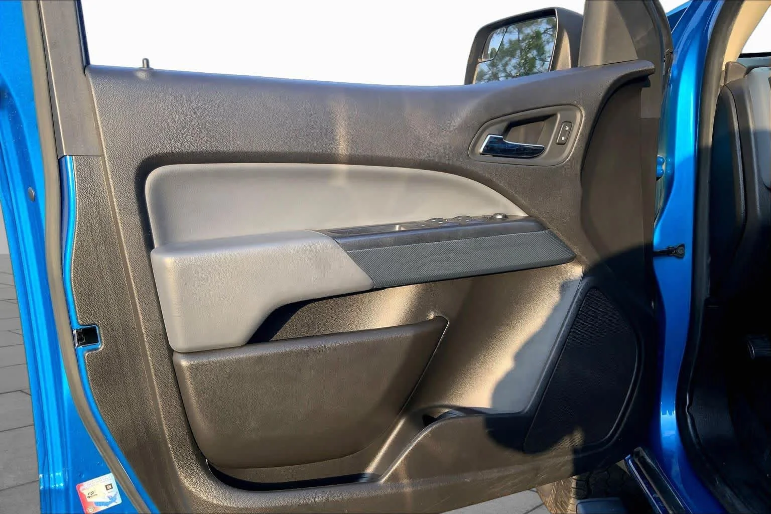 Used 2021 Bright Blue Metallic Chevrolet 4WD Z71 image 22
