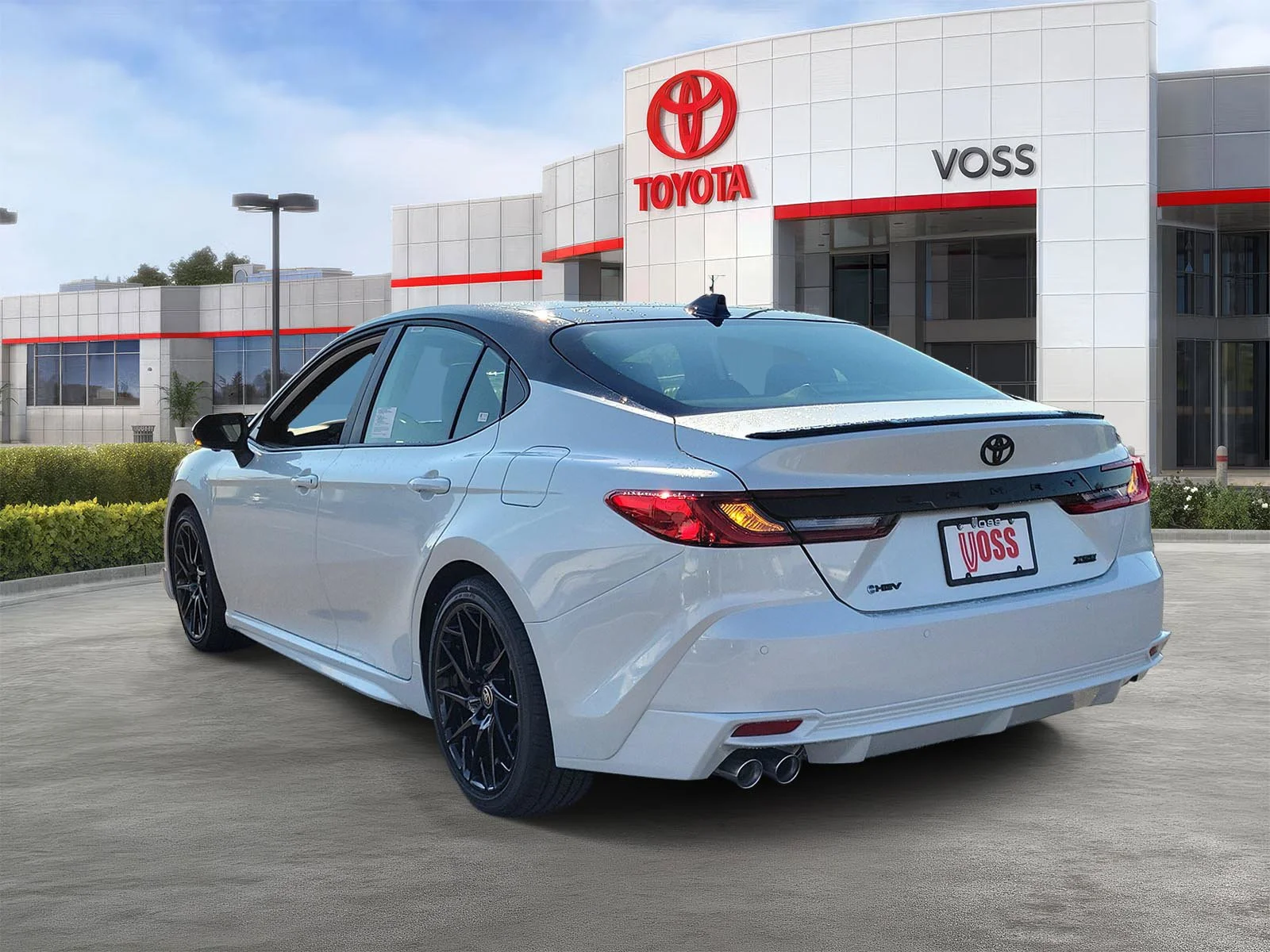 New 2026 Wind Chill Pearl w/Midnight Black Metallic Roof Toyota XSE image 3