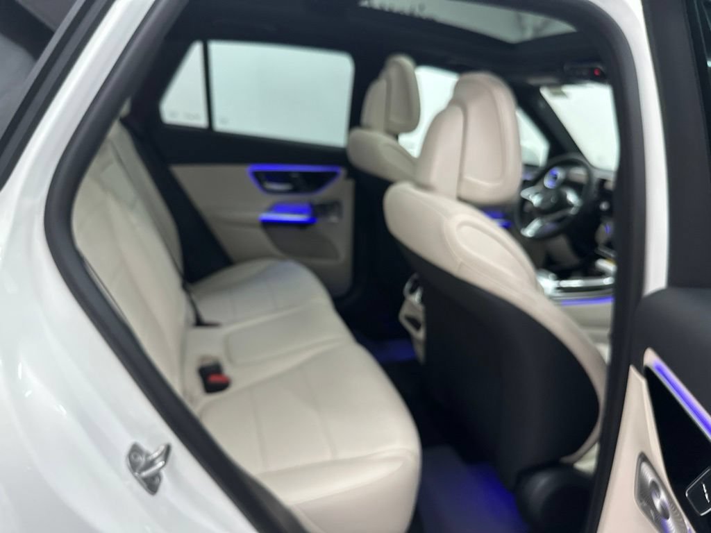 New 2027 Polar White Mercedes-Benz GLC 300 image 55