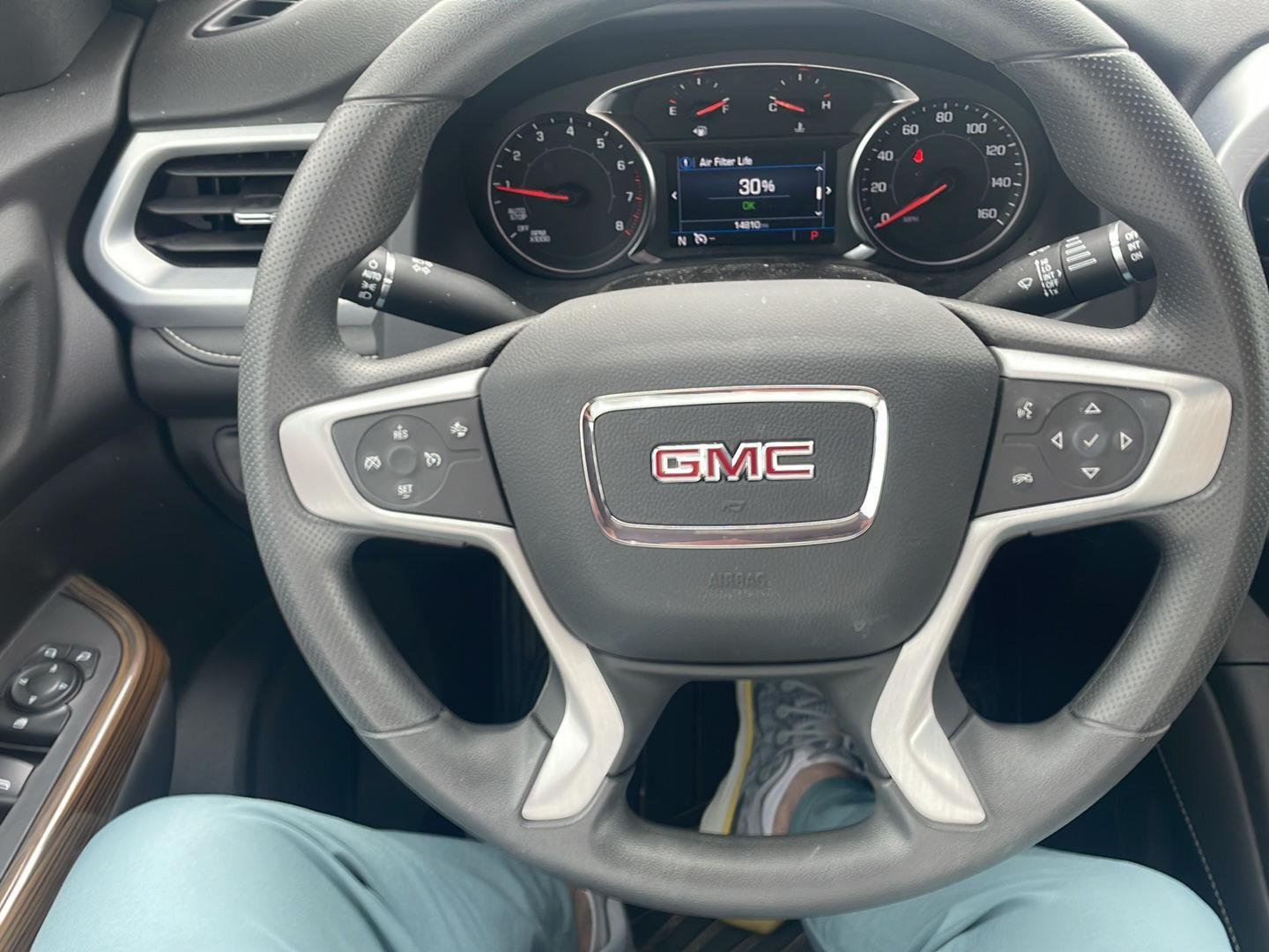 Used 2023 Summit White GMC SLE image 3