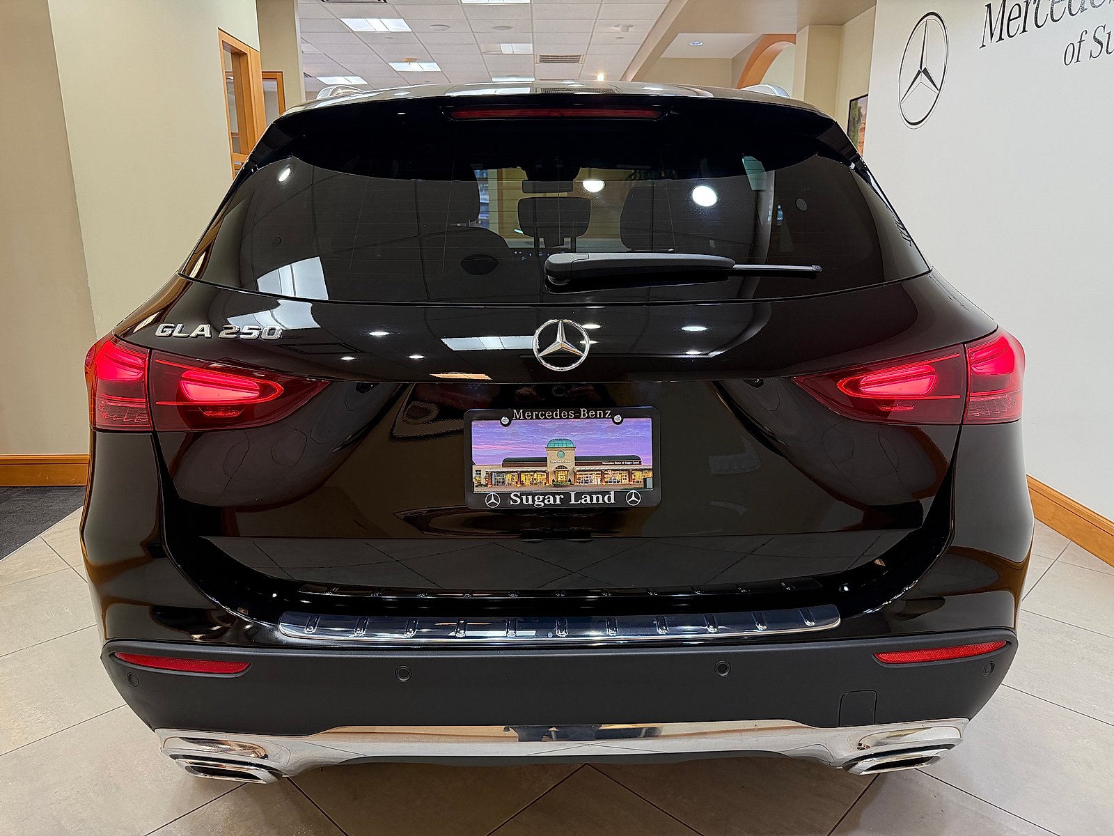 Certified Used 2025 Night Black Mercedes-Benz 4MATIC® image 5