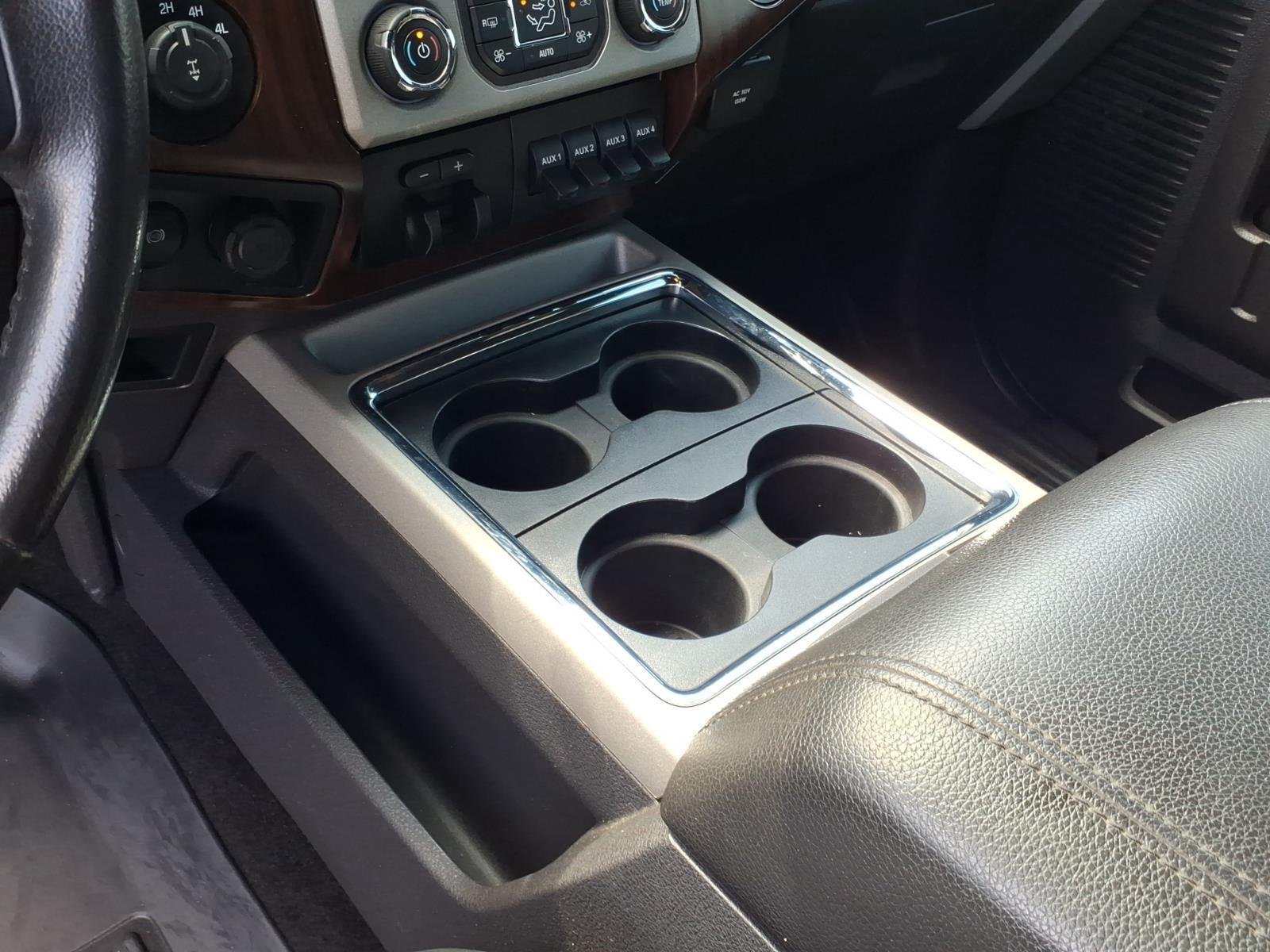 Used 2015  Ford Lariat image 22