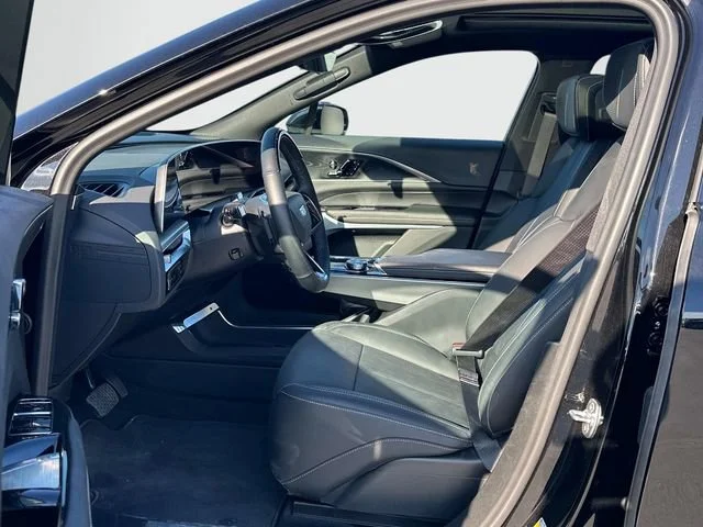 2025 Cadillac LYRIQ Luxury 2 - Photo 16