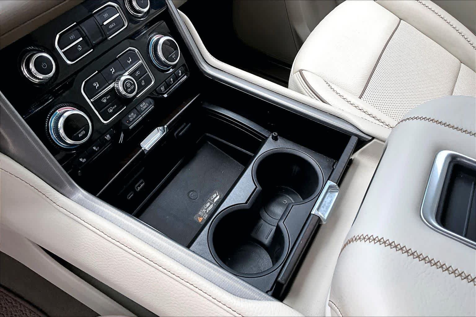 Used 2023 White Frost Tricoat GMC Denali image 17