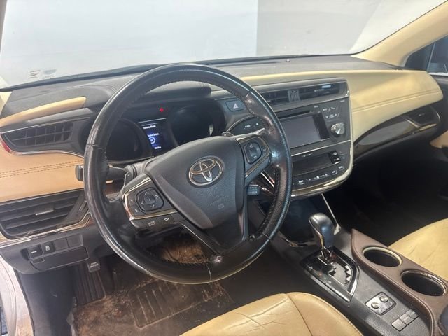Used 2015 Silver Toyota XLE image 13
