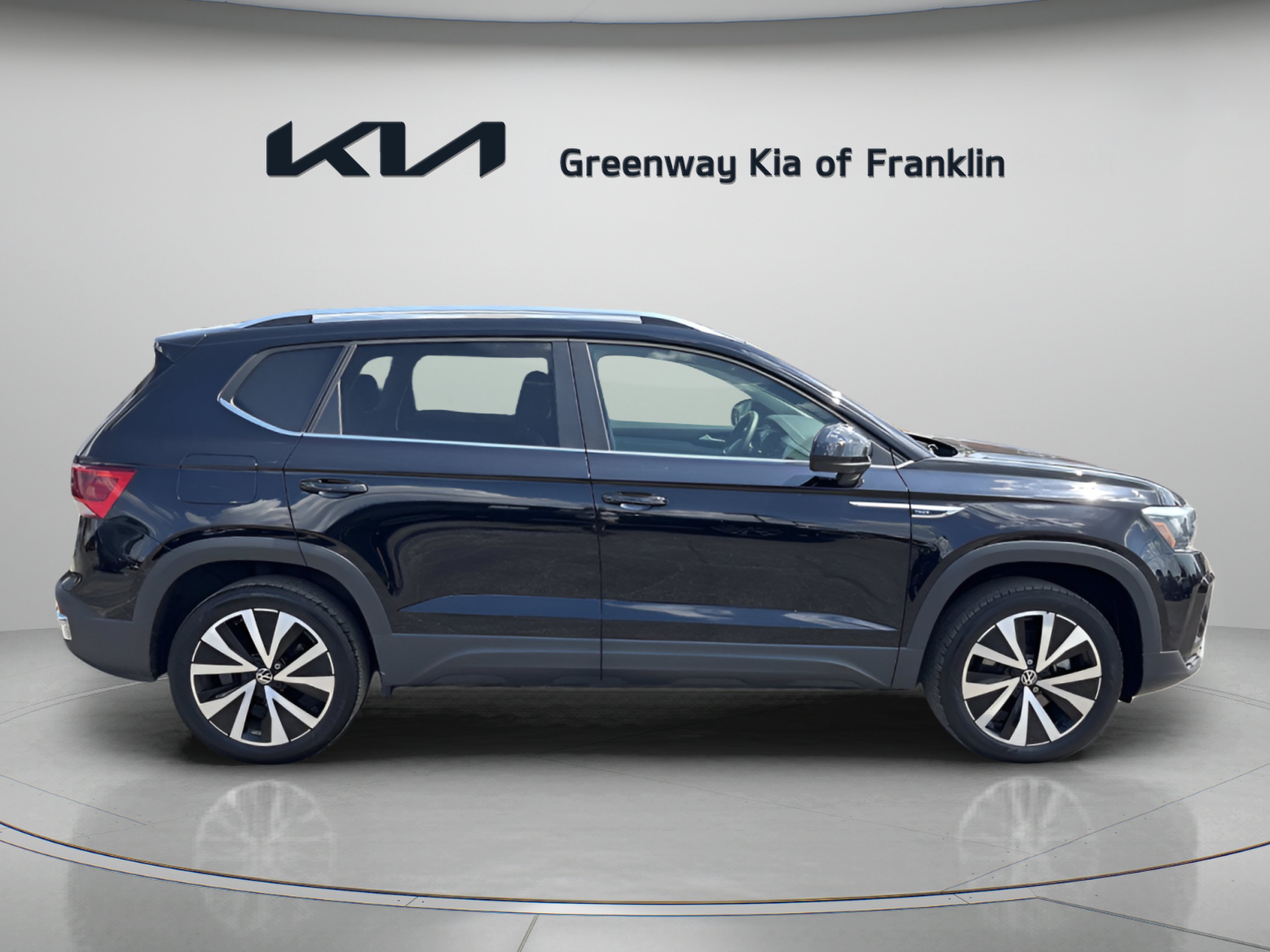Used 2024 Deep Black Volkswagen 1.5T SE image 8