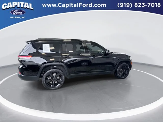 Used 2023 Black Jeep Altitude image 9