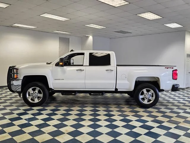 Used 2019 SUMMIT WHITE Chevrolet Work Truck image 4