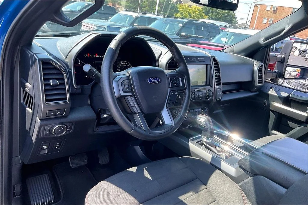 Used 2019  Ford XLT image 13
