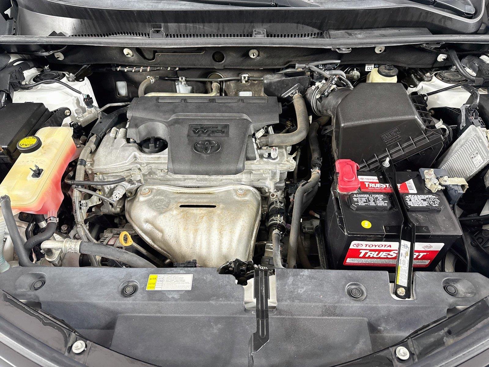 Used 2018 Super White Toyota XLE image 43