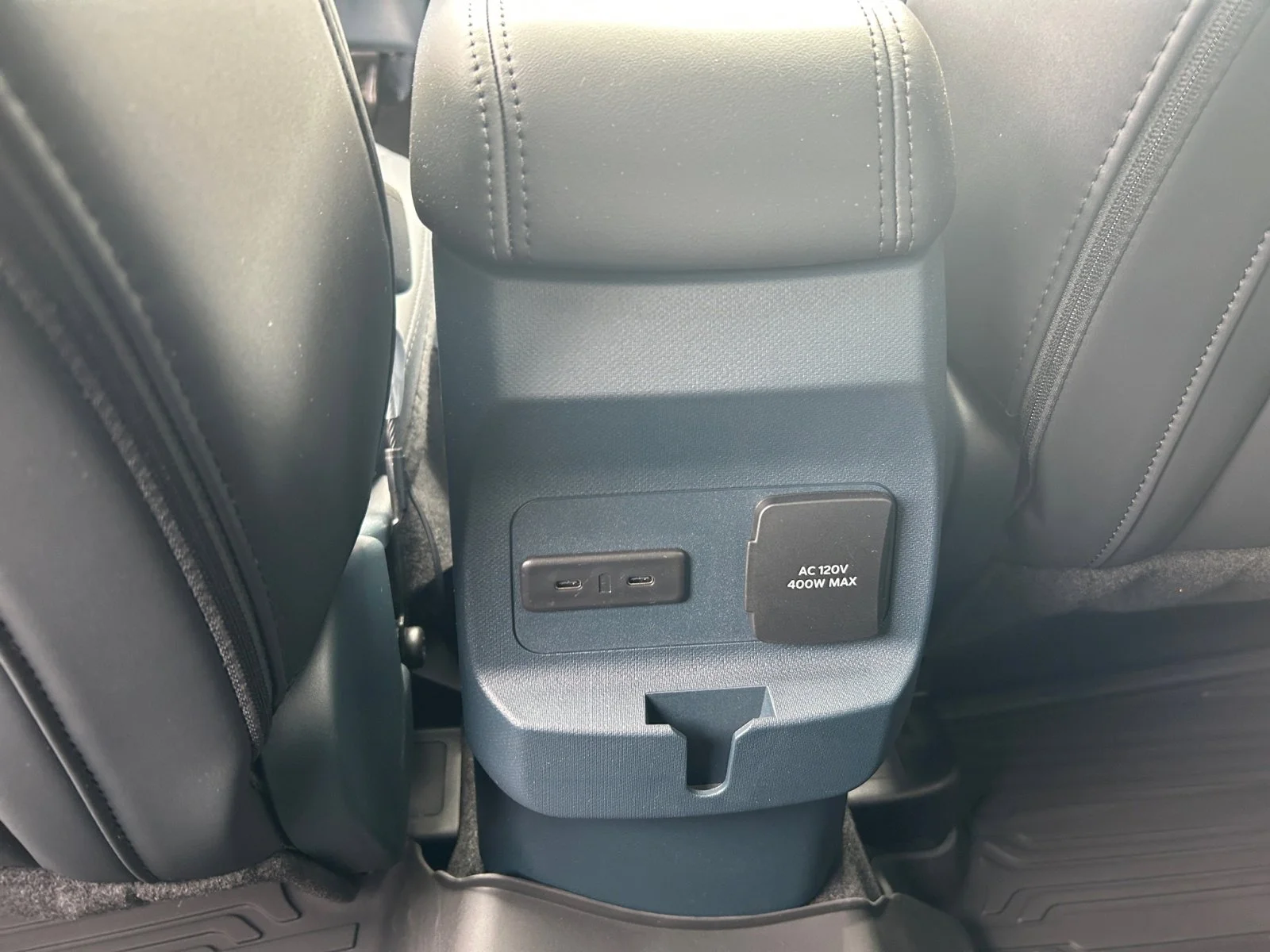 New 2025 Space White Metallic Ford Lariat image 19