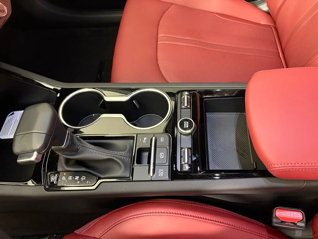 New 2026 Wolf Gray Kia GT-Line FWD image 31