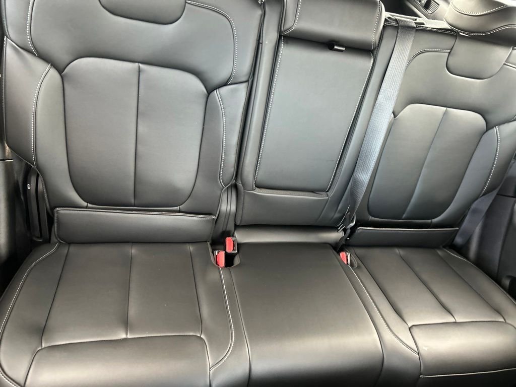 New 2026 Baltic Gray Metallic Clearcoat Jeep Limited image 20