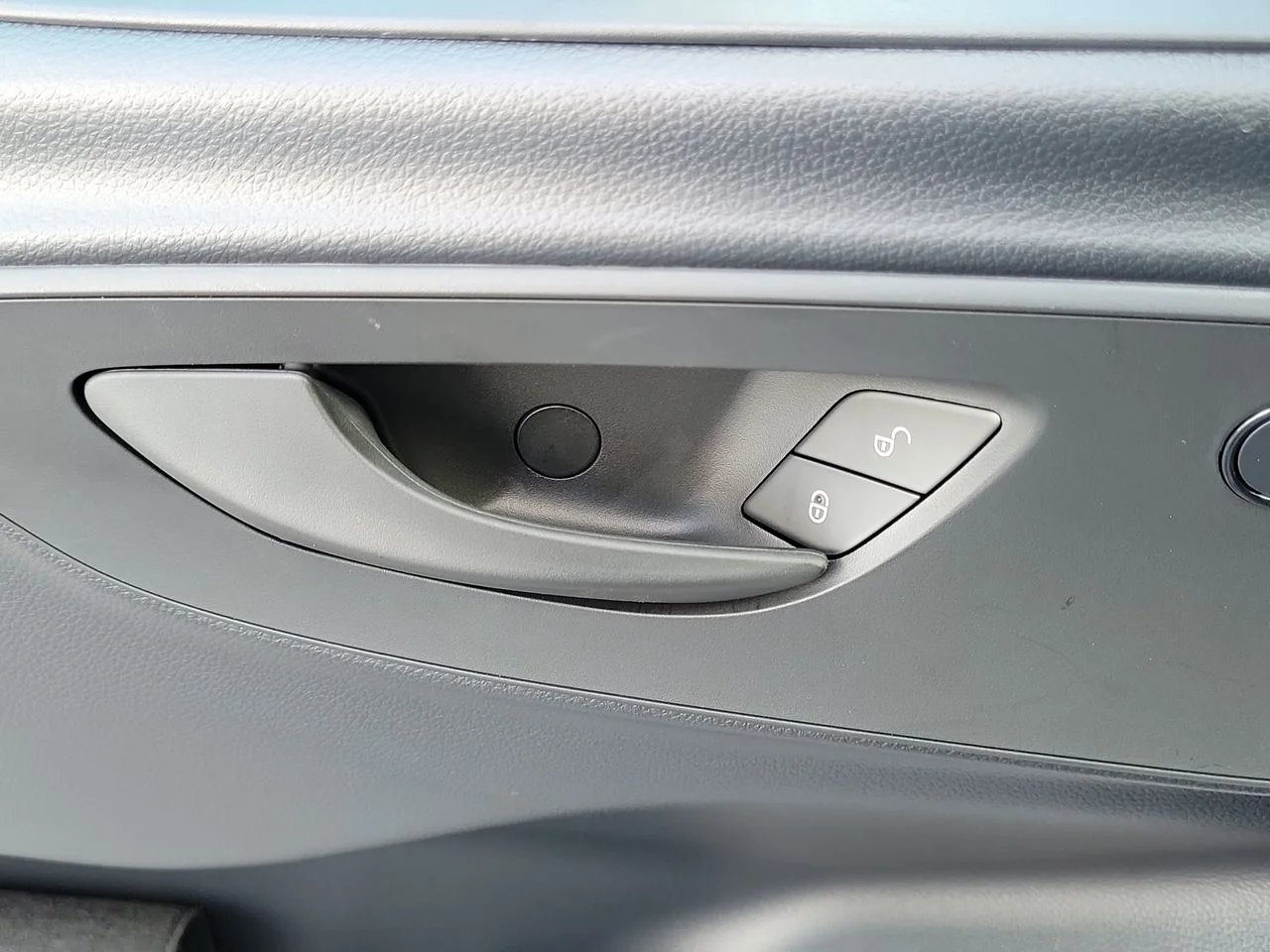 New 2026 Arctic White Mercedes-Benz Cargo 170 WB image 24
