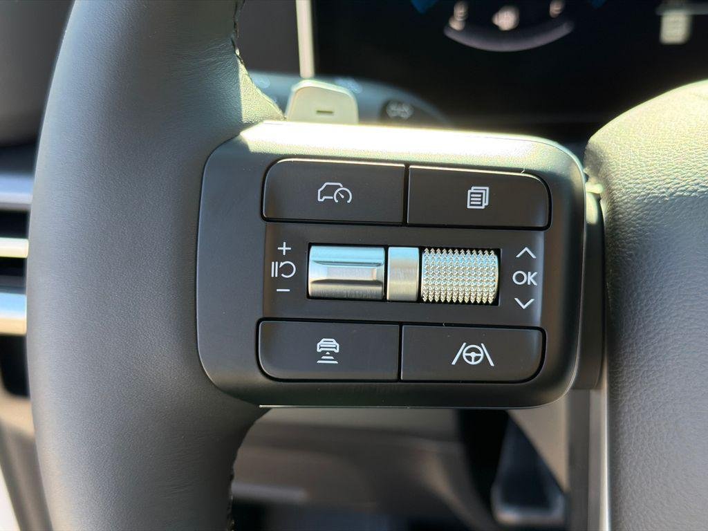 New 2026 White Hyundai SE image 25