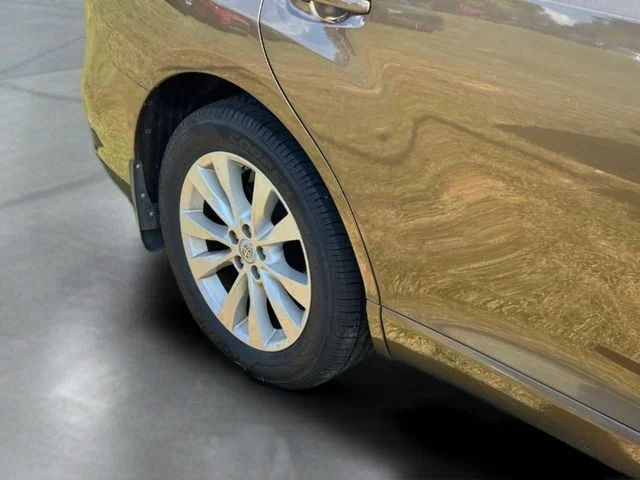 Used 2013 Gold Toyota LE image 13