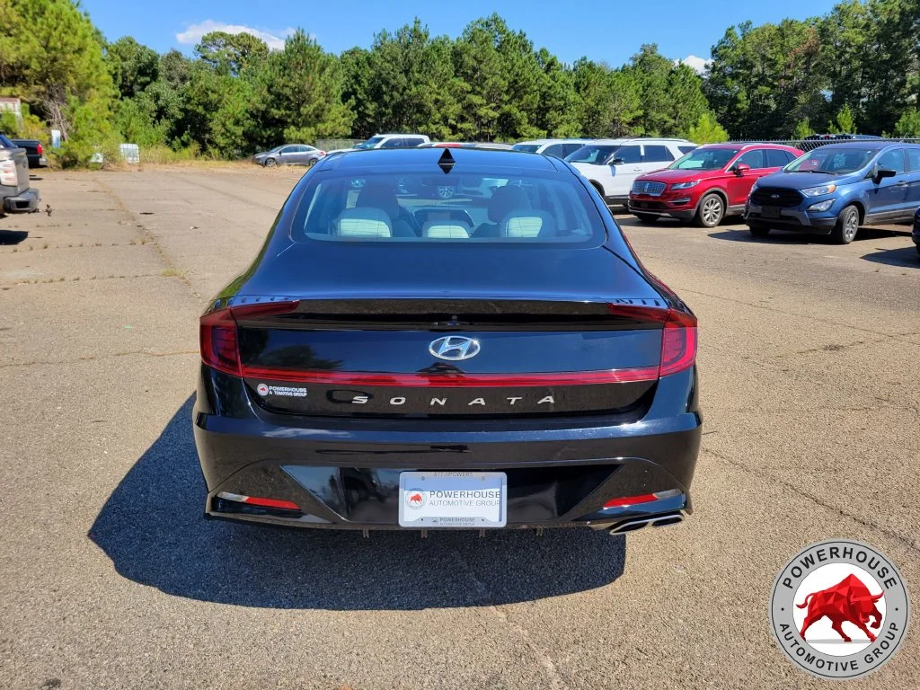Used 2023 Black Hyundai SEL image 5