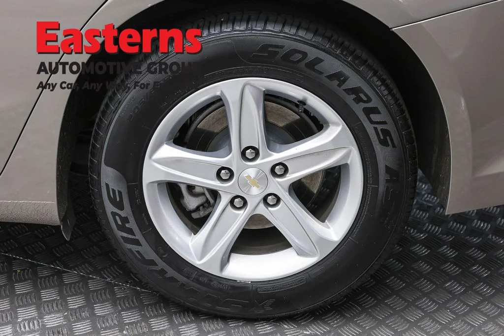 Used 2024 Gray Chevrolet LS image 8