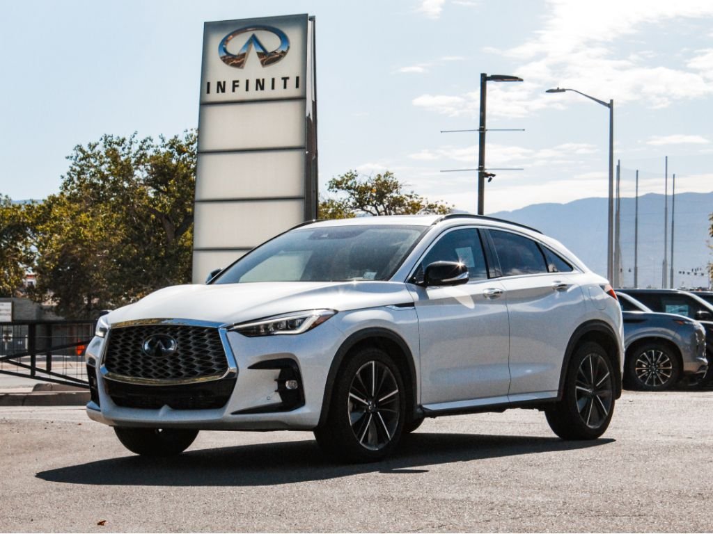 Used 2025 Radiant White INFINITI SENSORY image 1