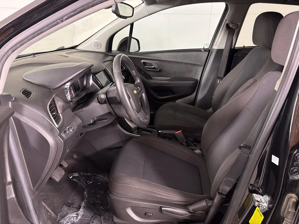 Used 2020 Black Chevrolet LS image 18