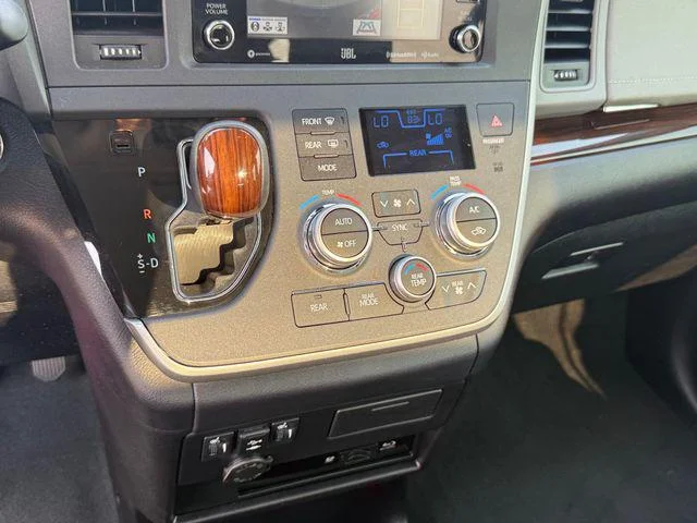 Certified Used 2020 ALUMINA JADE METAL Toyota Limited Premium image 23