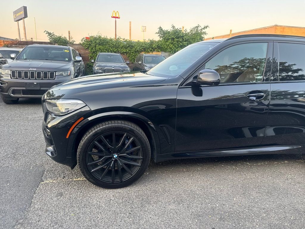 Used 2022 Black BMW xDrive40i image 8