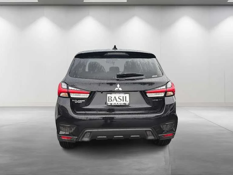New 2027 Labrador Black Pearl Mitsubishi LE image 4
