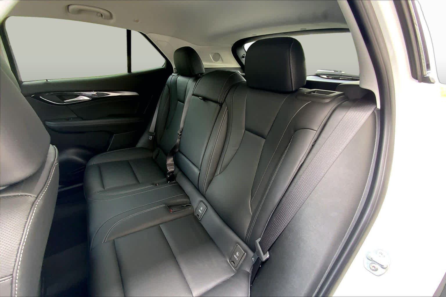 Used 2025 Summit White Buick Preferred image 20