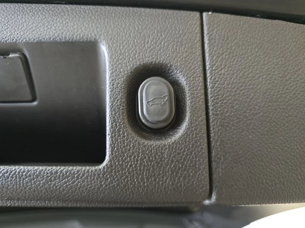 Used 2017 Black Chevrolet Premier image 15
