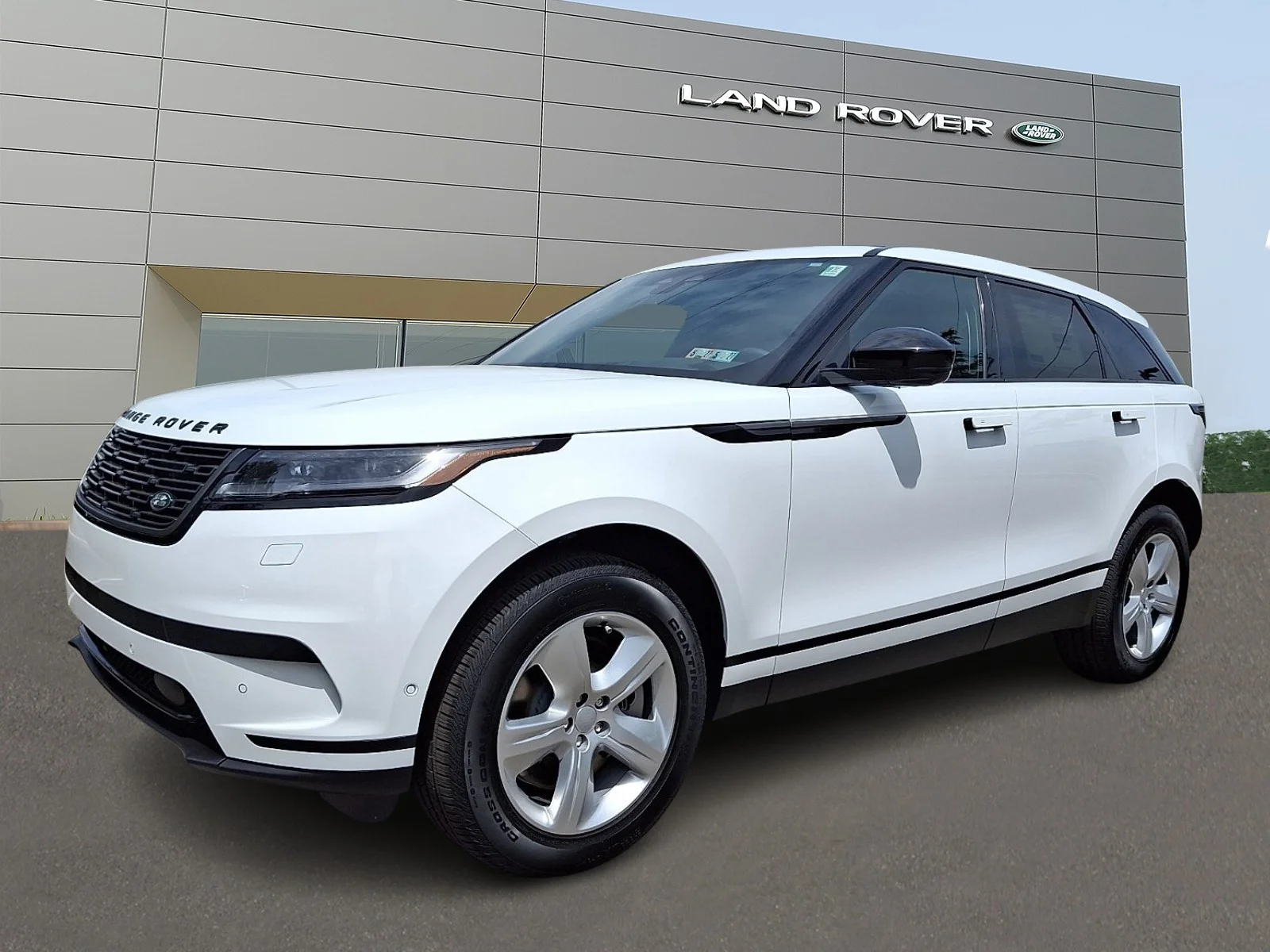 2026 Land Rover Range Rover Velar P250 S's photo