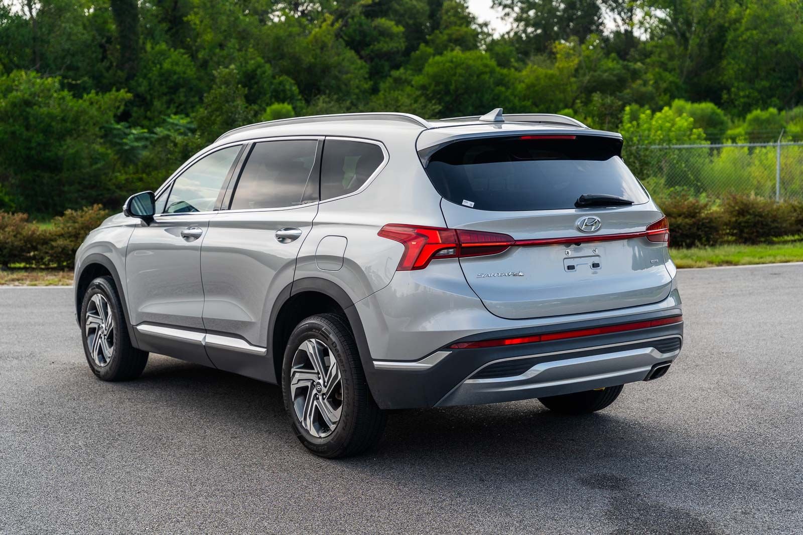Used 2023 Silver Hyundai SEL image 5